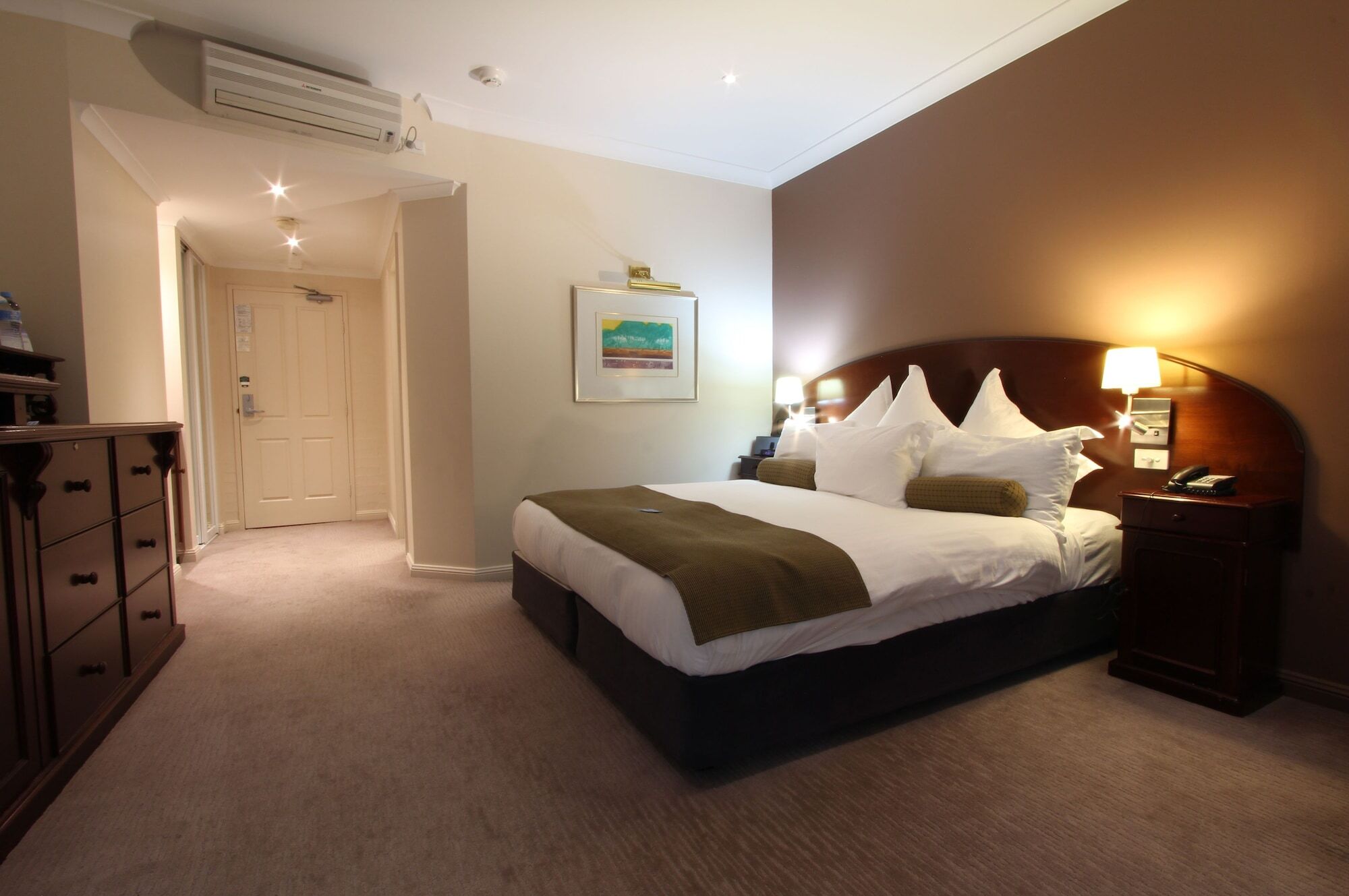 Crowne Plaza Hawkesbury Valley By Ihg 4*
